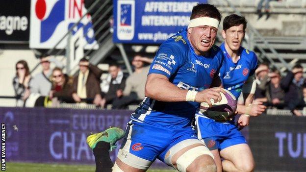 Ex Rugby Player Ed Jackson Climbs Snowdon A Year After Breaking Neck